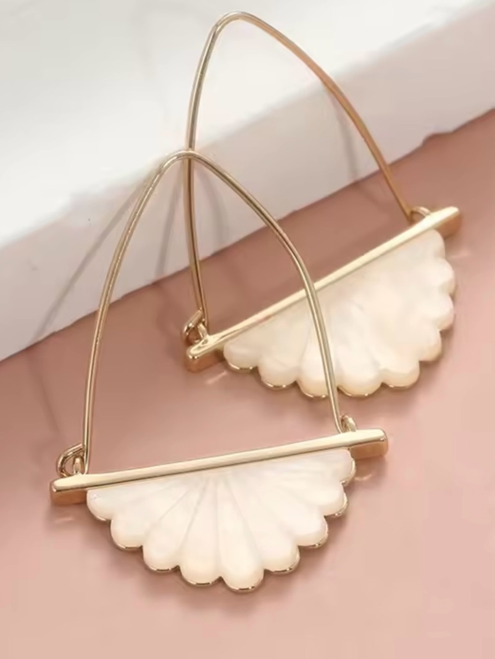 New Gold Shell Design Earrings - Picture 2 of 7